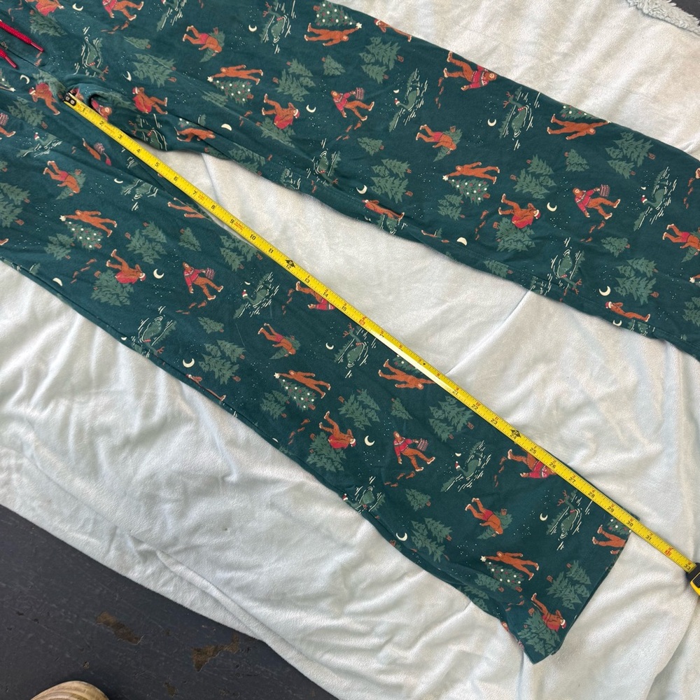 Duluth Trading Co Big Foot Christmas Pants Men's Medium - Picture 6 of 7